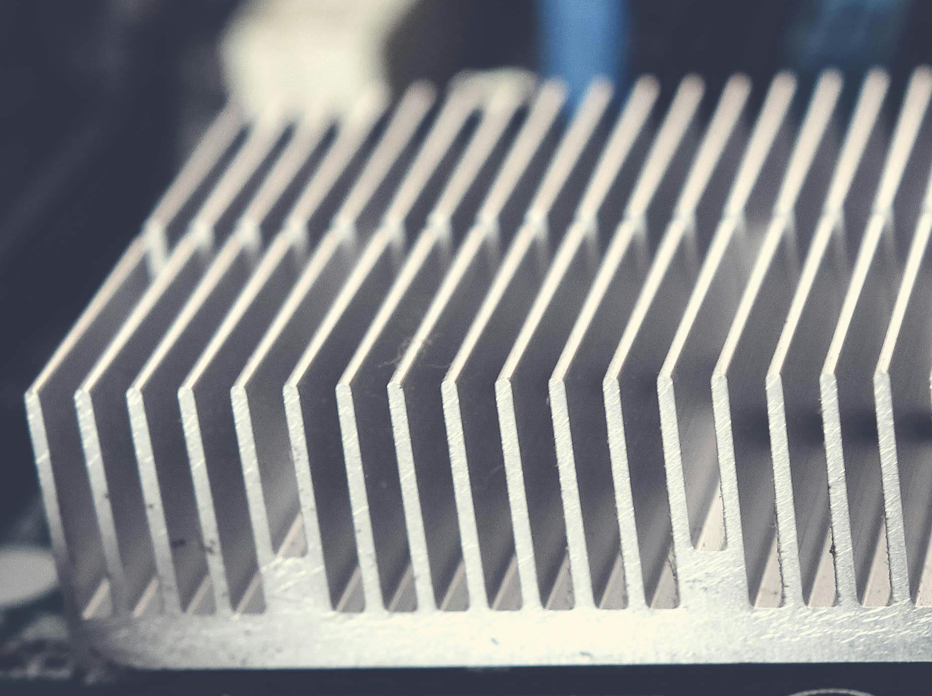 纯铝铝锭在消费电子产品应用